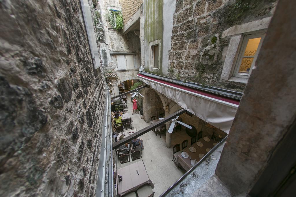 City Hostel Trogir Exterior foto